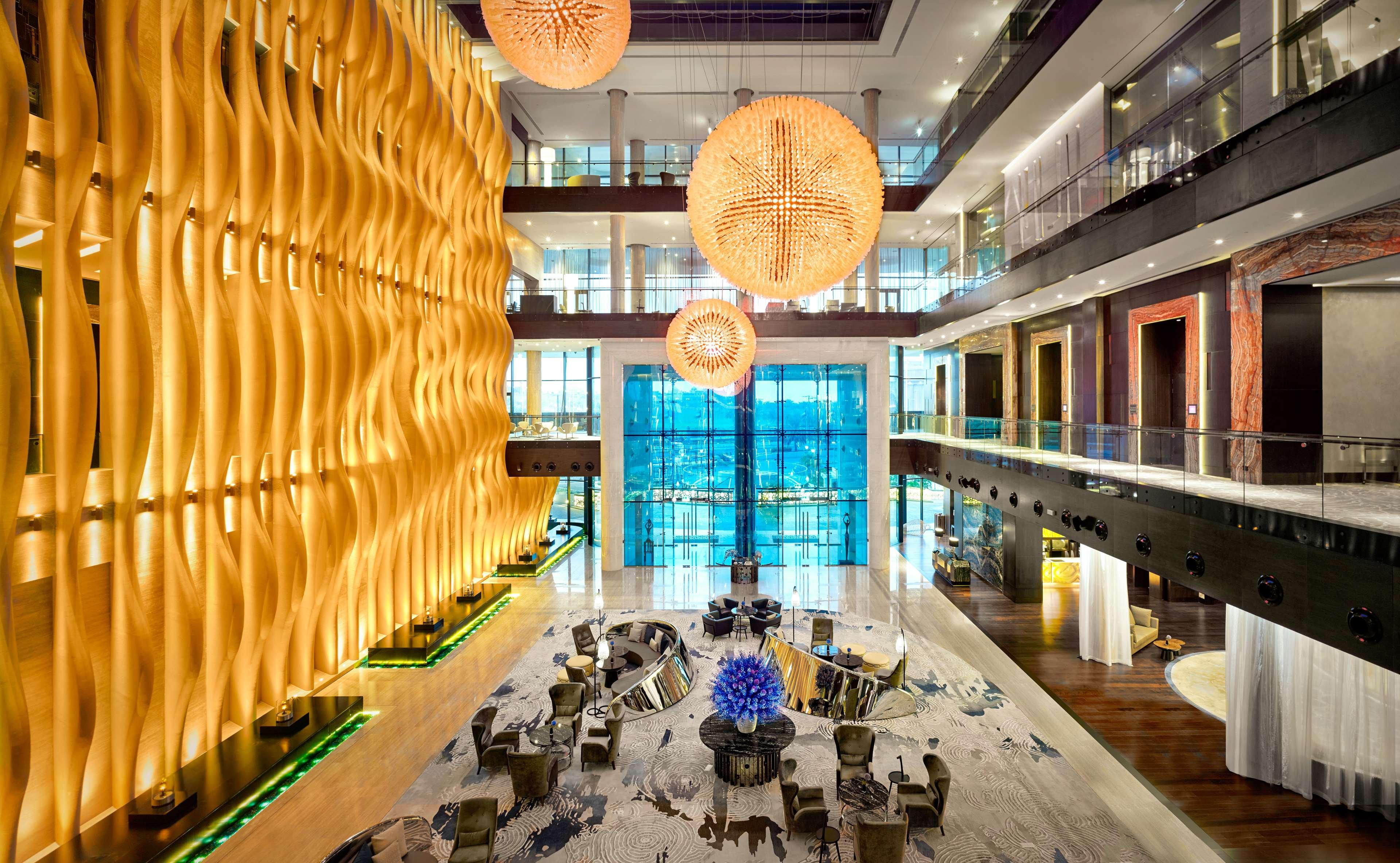 Grand Hyatt Abu Dhabi Hotel & Residences Emirates Pearl Exterior foto The lobby of the hotel