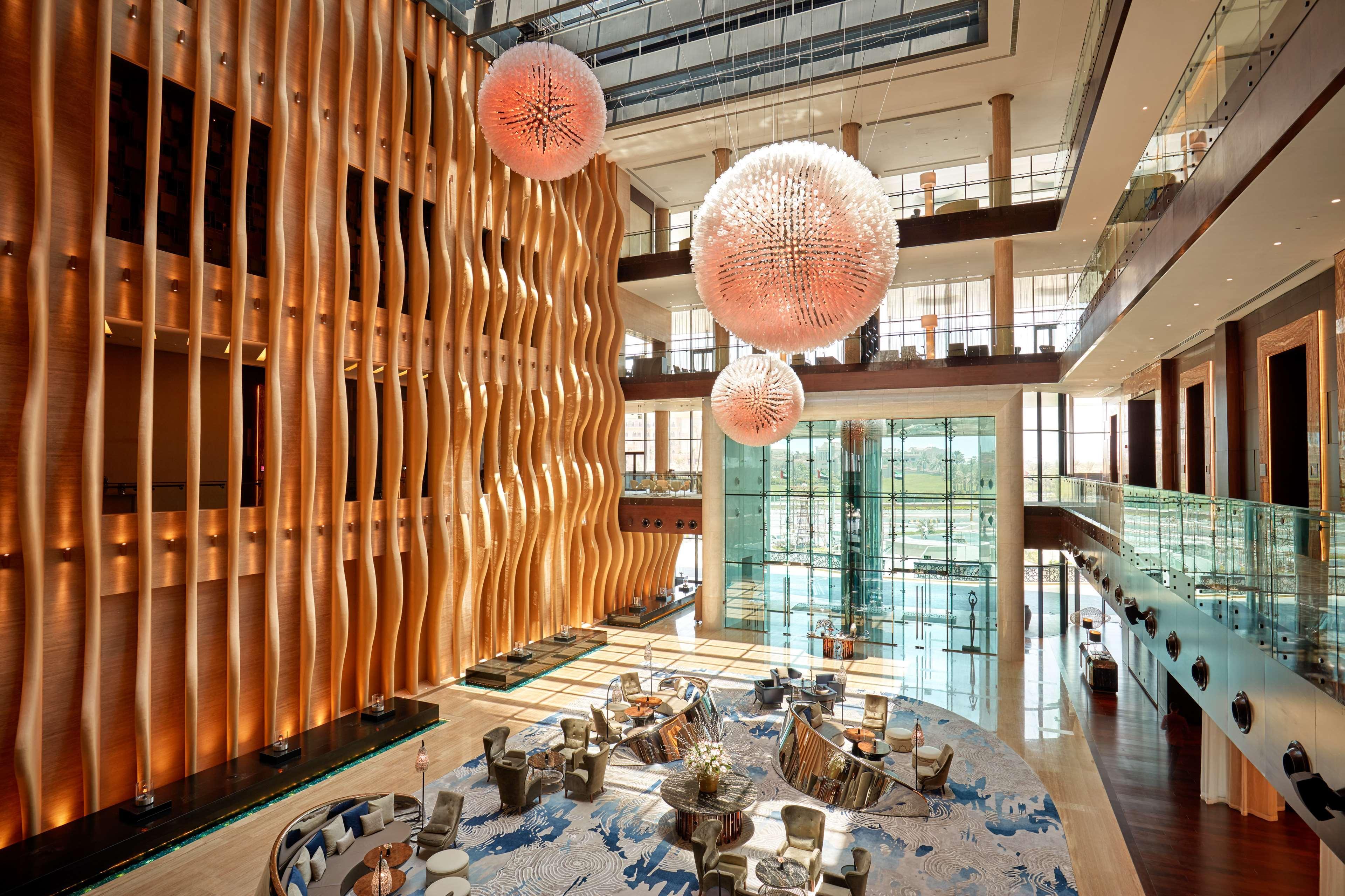 Grand Hyatt Abu Dhabi Hotel & Residences Emirates Pearl Exterior foto The lobby of the hotel